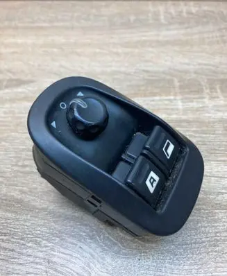 Peugeot 206 Wing mirror switch 11655 WithPlug