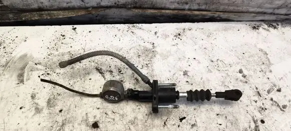 Opel Zafira A Clutch master cylinder 90581565