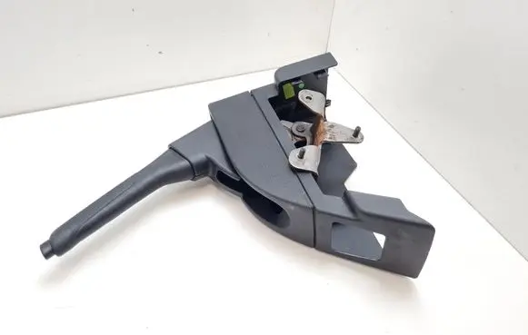 Handbrake/parking brake lever assembly