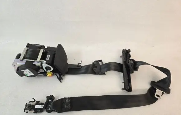 Volvo XC90 Front seatbelt 32239339