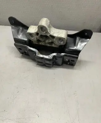 Volkswagen Golf VII Engine mount bracket 5Q0199555T X44AAPP1401FGK