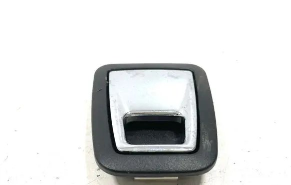 Volvo XC90 Tie down hook / loop 31462873 9928010022