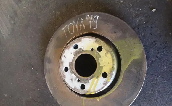 Toyota Avensis T270 Front brake disc