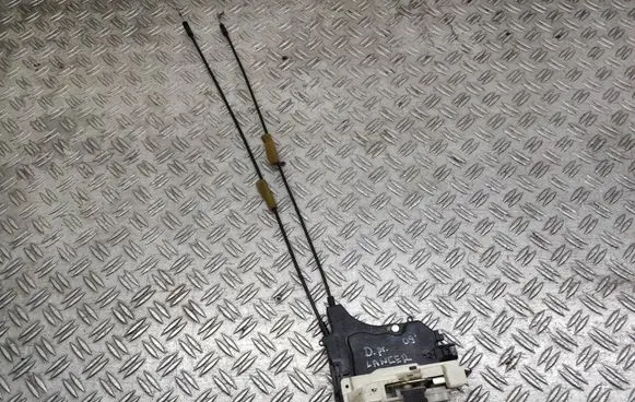 Mitsubishi Lancer VIII Front door lock 