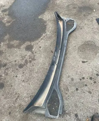 Audi Q2 - Wiper trim 81B819403