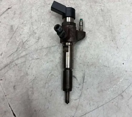 Volvo V60 Fuel injector 9674973080