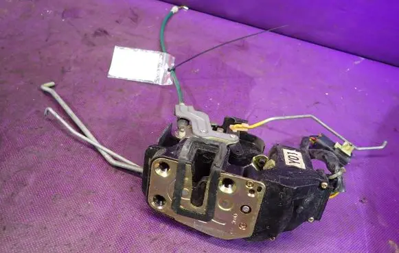 KIA Sorento Front door lock