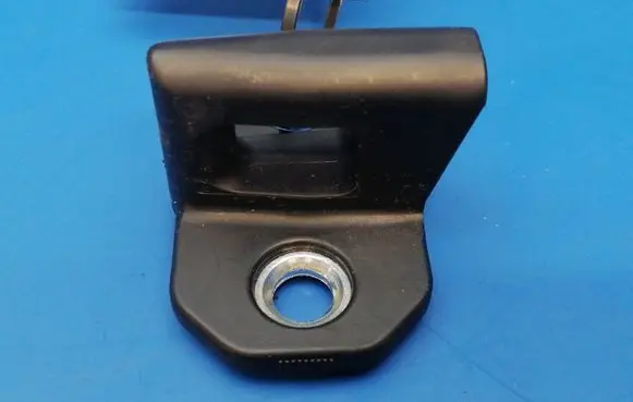 Mercedes-Benz CLS C219 Rear door lock loop/hook striker A2037200004