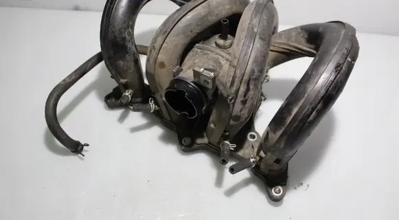 Toyota Yaris Intake manifold