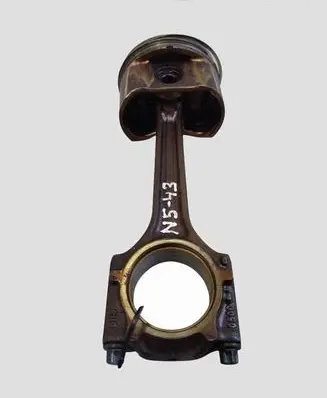 Volkswagen Golf V Piston with connecting rod