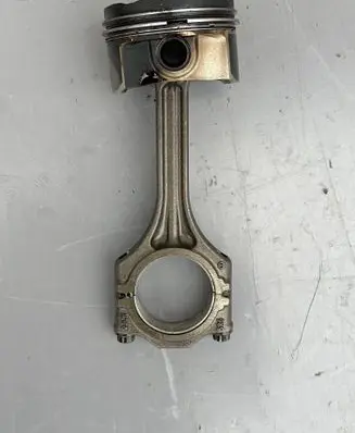 Volkswagen PASSAT B7 Piston with connecting rod 76P31 CDG 03CH