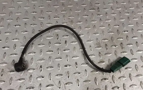 Audi TT TTS Mk2 Detonation knock sensor 06E905377A