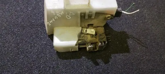 Renault Megane I Front door lock