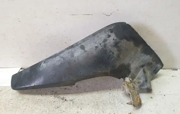 Mazda 5 Front mudguard CC951841