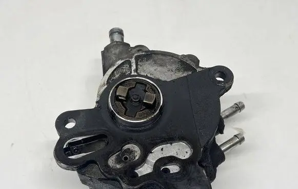 Volkswagen PASSAT B6 Vacuum pump 03G145209C
