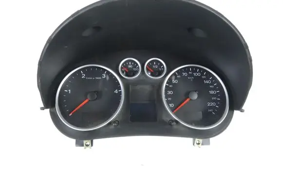 Audi A2 Speedometer (instrument cluster) 8Z0920950