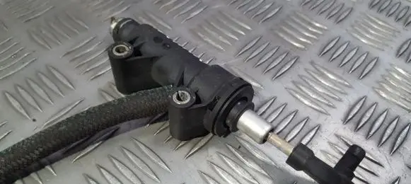 BMW 3 E46 Clutch master cylinder 215211638992 21.52-1163899.2
