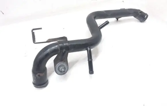 Volkswagen PASSAT B5.5 Engine coolant pipe/hose 038121071S