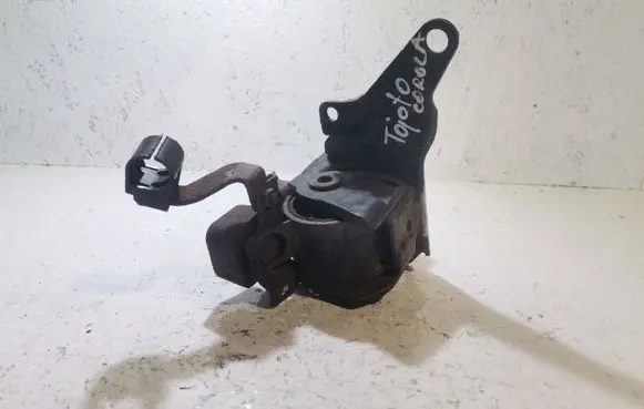 Toyota Corolla E120 E130 Engine mount bracket