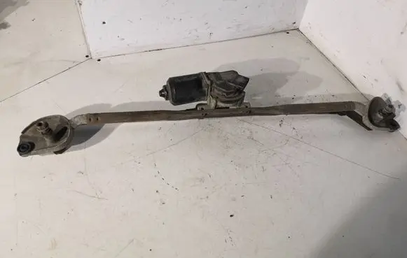 Chrysler 300 - 300C Front wiper linkage and motor