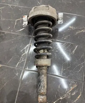 Volkswagen Touareg I Rear shock absorber with coil spring 