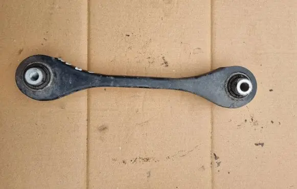 Volkswagen PASSAT B8 Rear upper control arm/wishbone 5Q0501529C