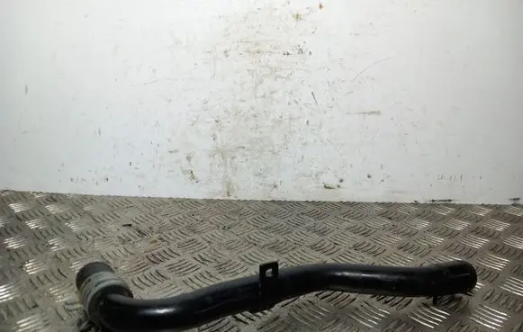 Coolant pipe/hose