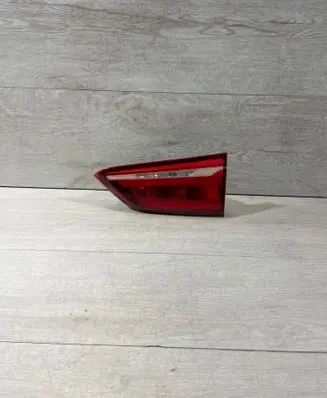 Tailgate rear/tail lights