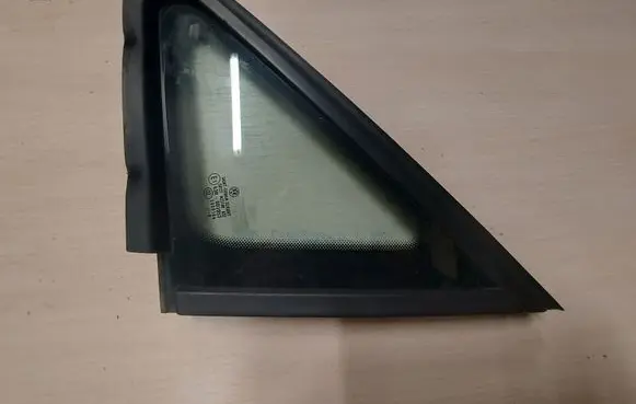 Volkswagen Caddy Front triangle window/glass 43R001057
