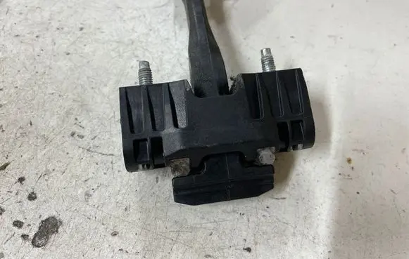 Peugeot 407 Front door check strap stopper