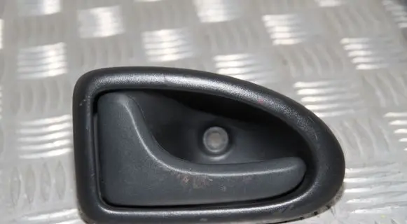 Opel Vivaro Tailgate trunk handle 7700423887 960012221