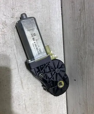 Audi A8 S8 D3 4E Seat adjustment motor 0390203222