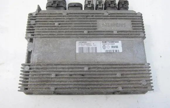 Renault Laguna I Engine control unit/module 7700861024 S101200051F