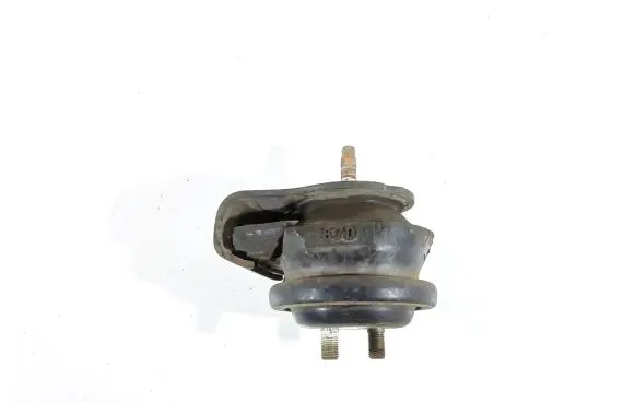 Suzuki XL7 I Engine mount bracket 67D 1161067D00