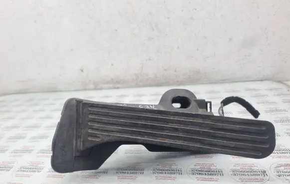 Volkswagen Golf V Accelerator throttle pedal 1K2721503M 6PV00874500