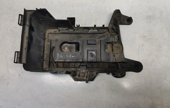 Volkswagen PASSAT B6 Battery box tray 