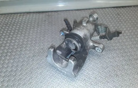 Opel Zafira B Rear brake caliper