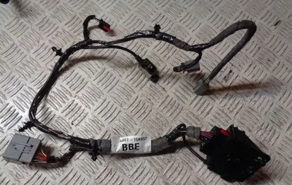 Ford Grand C-MAX USB socket connector AV6T15K857BBE