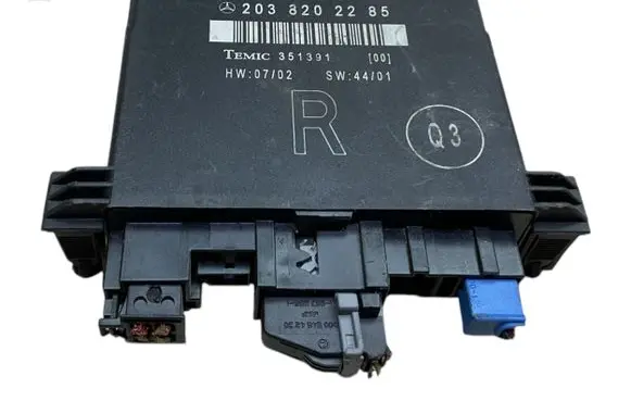 Mercedes-Benz C AMG W203 Door control unit/module 35139100 351391 2038202285