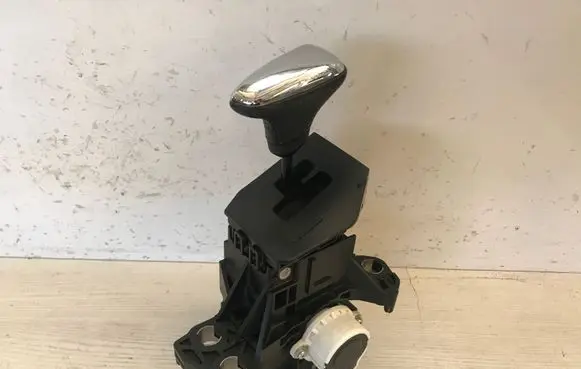 Lexus CT 200H Gear shifter/selector 75C833 75C833LHD
