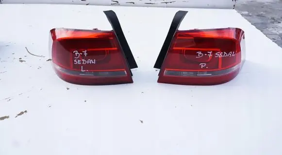 Volkswagen PASSAT B7 Rear/tail lights