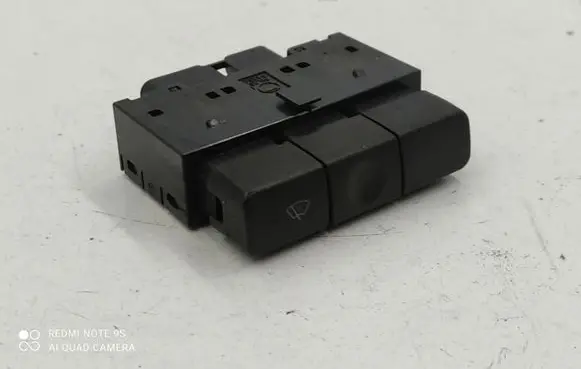 Subaru Legacy Windscreen/window heater switch