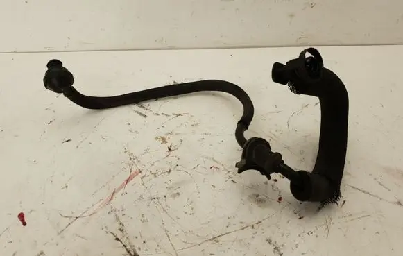 Volvo XC70 Fuel line pipe
