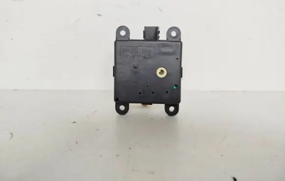 Nissan Primera Air flap motor/actuator 3T05030820 07N10819 020124