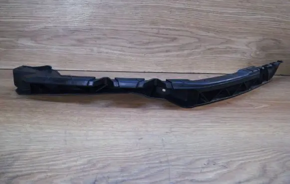 Skoda Octavia Mk2 (1Z) Front bumper mounting bracket 1Z0807183