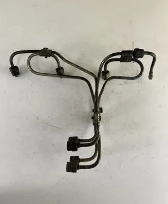 Mitsubishi Pajero Fuel injector supply line/pipe 