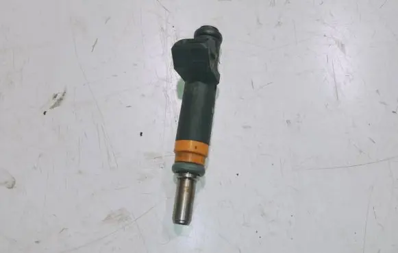 BMW 7 E65 E66 Fuel injector 7506924 2051B11983