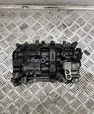 Volkswagen Golf VI Oil pump 03L103537