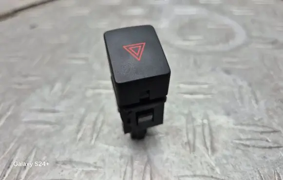 Nissan Qashqai Hazard light switch 299125472