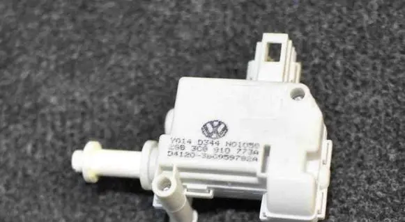 Volkswagen PASSAT CC Other devices 3C8810773A